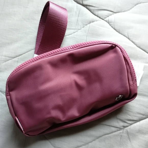 lululemon athletica Handbags - LULULEMON Everywhere Belt Bag Brier Rose NWT